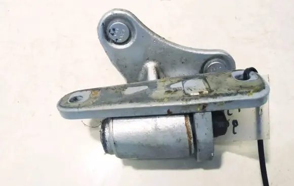 Mercedes-Benz C AMG W204 Front door upper hinge a047058