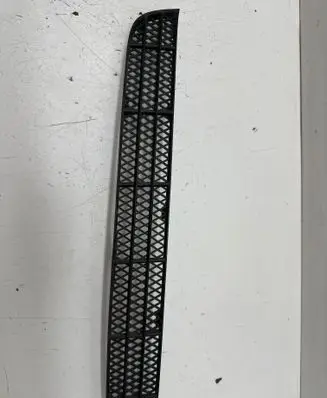 Volvo XC90 Front bumper lower grill 08662997