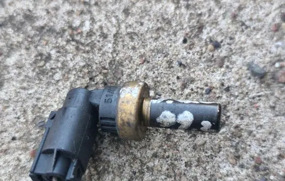 Coolant temperature sensor