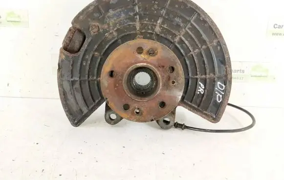 Mercedes-Benz ML W163 Front wheel hub 1633320102 1633300520
