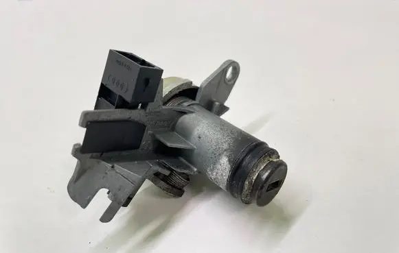 Audi A4 S4 B6 8E 8H Tailgate exterior lock 8e0827573a