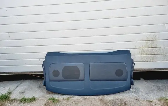 Parcel shelf