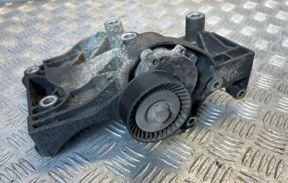 Opel Insignia A A/C compressor mount bracket 532274354