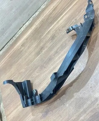 BMW 1 E81 E87 Headlight/headlamp mounting bracket 7120824