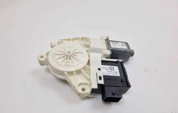 Fiat 500X Front door window regulator motor C45358104 111115