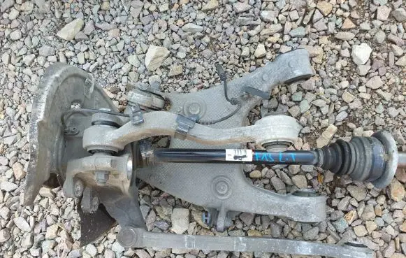 BMW 6 F12 F13 Rear wheel hub 6852893 L0201