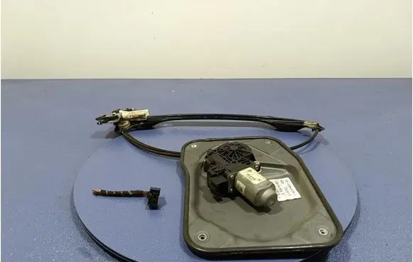 Skoda Fabia Mk2 (5J) Front door window regulator with motor 5J1837401B