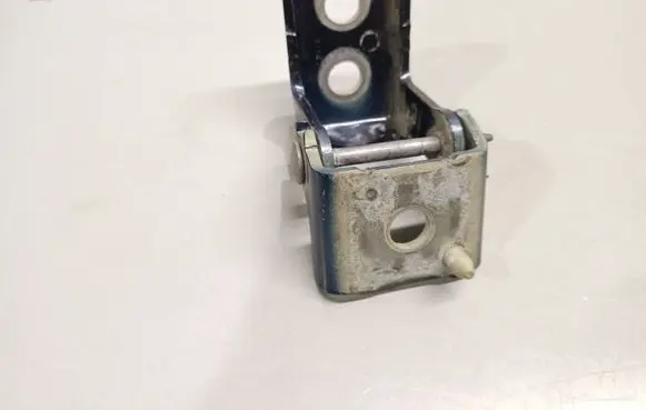 Peugeot 5008 II Rear door lower hinge 1608322080