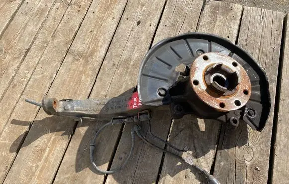 Volkswagen Touareg II Front wheel hub 7P6407245A