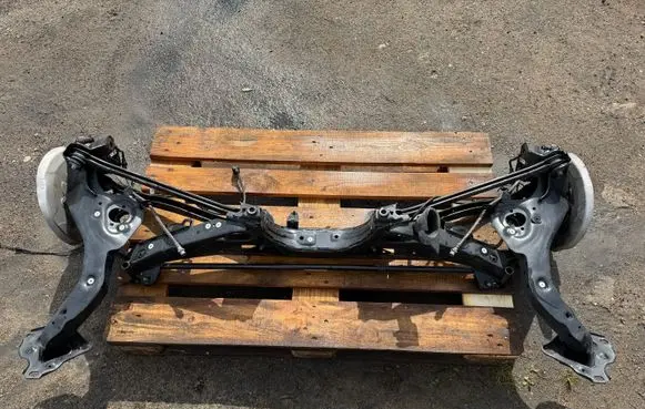 BMW 1 F40 Rear axle beam 6851560