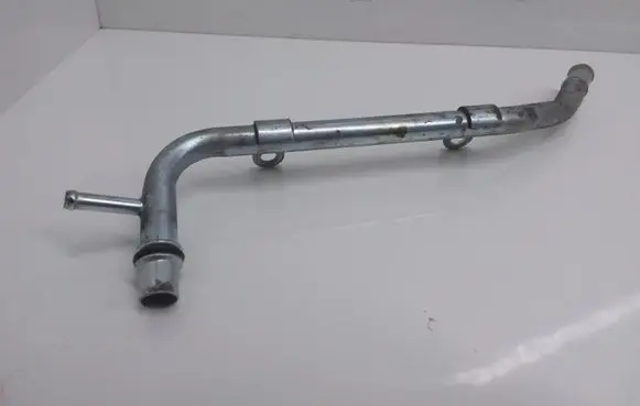 Toyota RAV 4 (XA40) Engine coolant pipe/hose