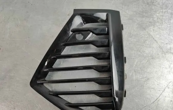Volvo XC60 Front bumper lower grill 32234964