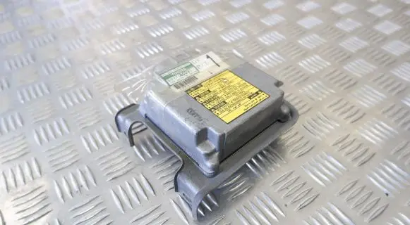 Toyota Land Cruiser (J100) Airbag control unit/module 8917060031