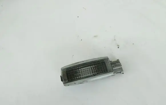 Volkswagen PASSAT B5 Other interior light 3b0947113