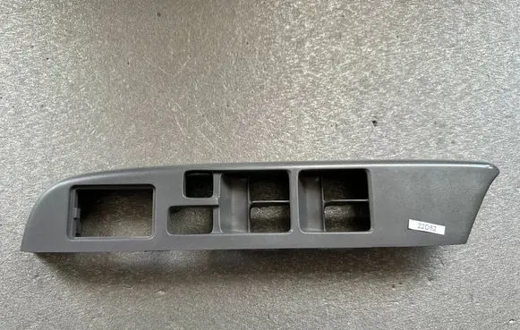 Nissan King Cab, Navara Front door window switch trim 80961VJ400