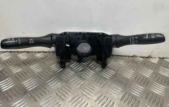 Nissan X-Trail T32 Wiper turn signal indicator stalk/switch 14AN0