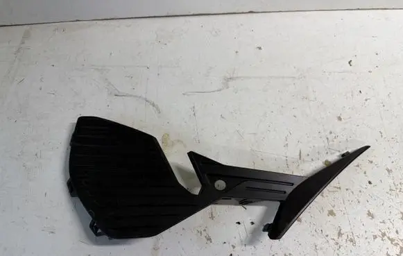 Peugeot 308 Front fog light trim/grill 