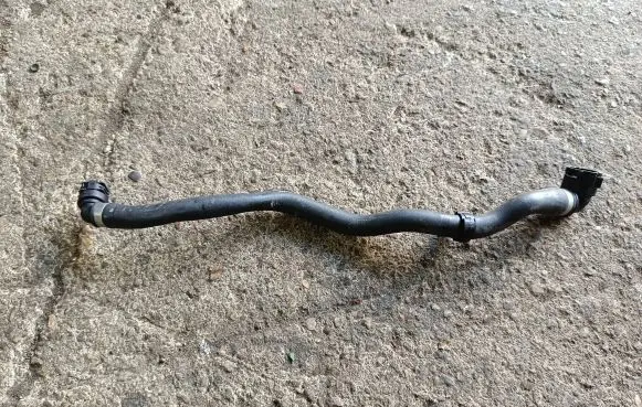 BMW 4 F36 Gran coupe Engine coolant pipe/hose 7624676