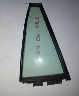 Toyota RAV 4 (XA30) Rear vent window glass 