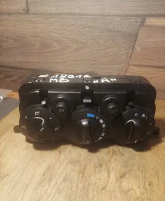 Mercedes-Benz A W168 Climate control unit 1688302085