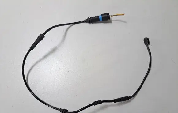 BMW X3 G01 Brake pads wear sensor 6870351