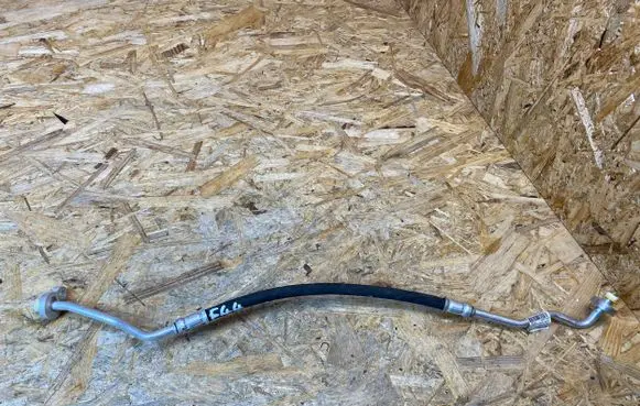 Volvo V60 Air conditioning (A/C) pipe/hose 32226282