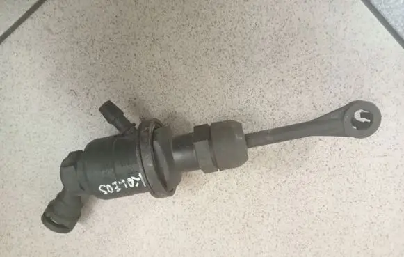 Master brake cylinder