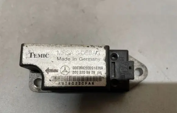 Mercedes-Benz C W202 Airbag deployment crash/impact sensor 0008209926