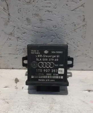 Volkswagen Touran I Light module LCM 1T0907357