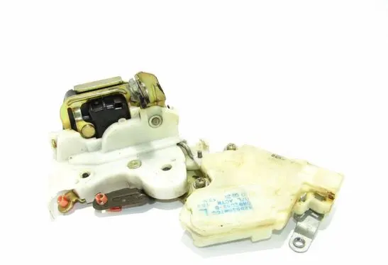 Subaru Forester SF Rear door lock 0892052B