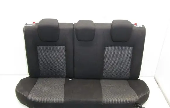 Suzuki Vitara (LY) Second row seats 