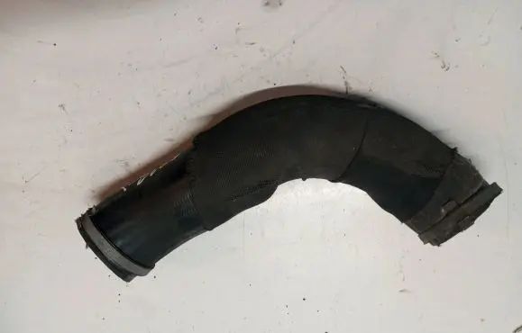 Volvo V60 Intercooler hose/pipe 31370705