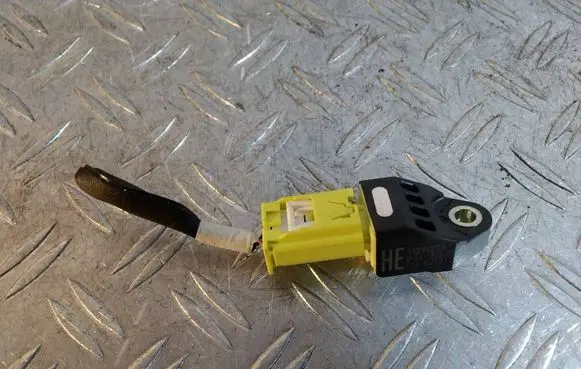 Lexus IS III XE30 Airbag deployment crash/impact sensor 8983153020