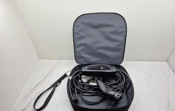 Mercedes-Benz EQC Electric car charging cable A0005833505