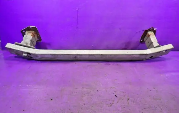 Nissan Note (E11) Front bumper support beam 