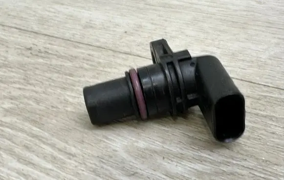 Audi A8 S8 D4 4H Camshaft speed sensor 04C907601