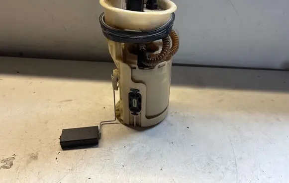 Volkswagen Golf IV In-tank fuel pump 228231