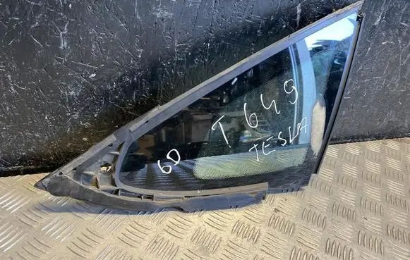 Tesla Model S Rear side window 104719200A