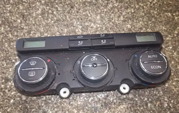 Volkswagen Golf V Climate control unit