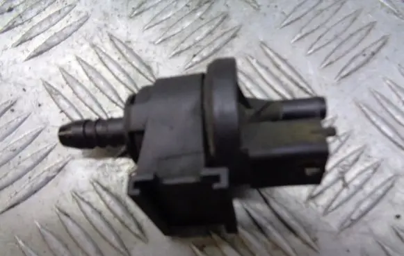 Opel Corsa C Vacuum valve 09129886