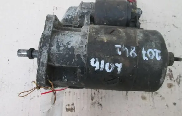 Volkswagen Golf I Starter motor