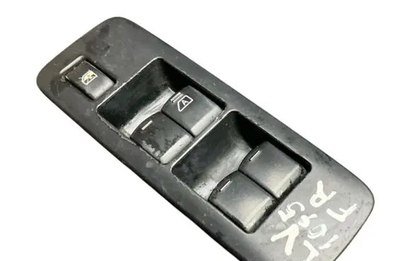 Nissan Qashqai Electric window control switch 25401BB65A