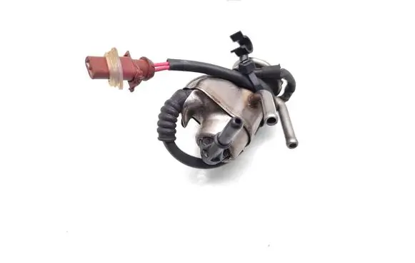 Audi Q2 - AdBlue injector 04L131113P 0444025042 260619102322