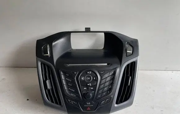 Ford Focus Central console control unit AM5T18K811BD