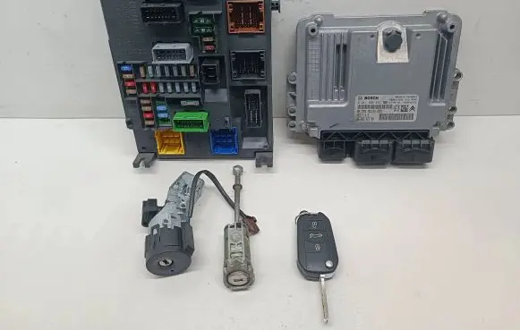 Peugeot 508 Engine ECU kit and lock set 9676962780 9666319580 0261S06833