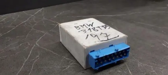 BMW 3 E36 Window wiper relay 8366381