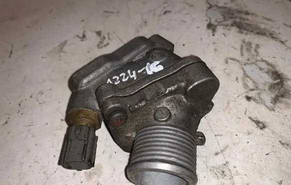 Volvo S60 Thermostat housing 30650022