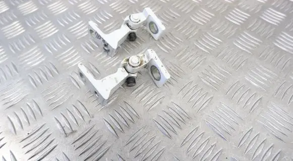 Rear door hinge set
