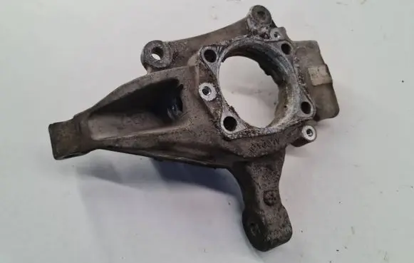 Volvo V70 Front wheel hub 9461944