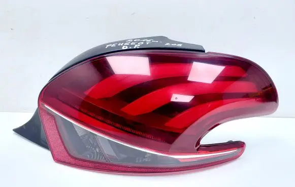 Peugeot 208 Rear/tail lights 98104305800 001970320